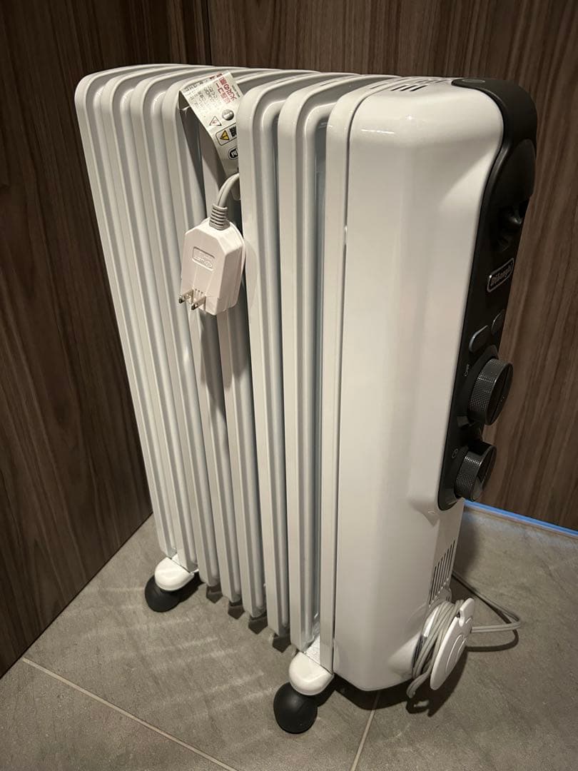 【美品】De’Longhi オイルヒーターアミカルド RHJ35M0812-DG