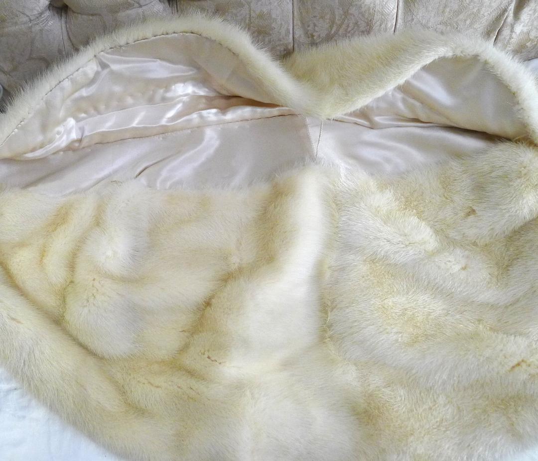 ◇【Grace Fur】お洒落な大判クロスホワイトMINK ストール144㎝◇