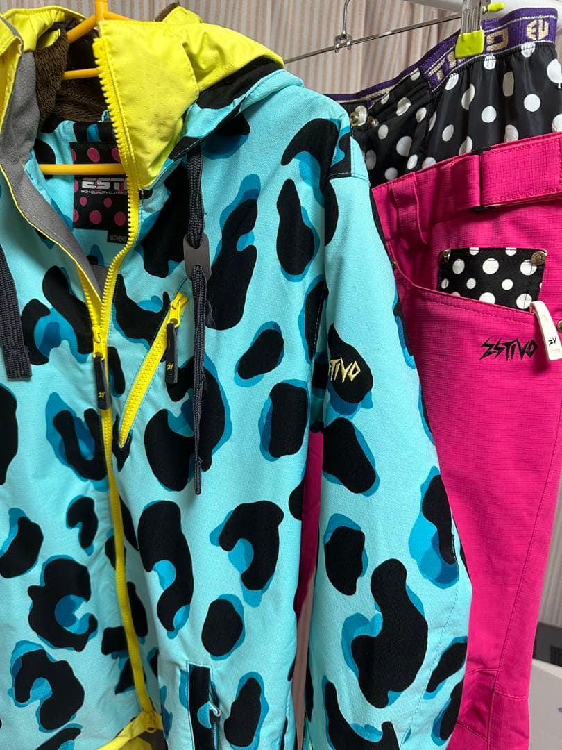 上下セット　ESTIVO レディース スノーボード　Lサイズ ヒョウ柄　ピンク