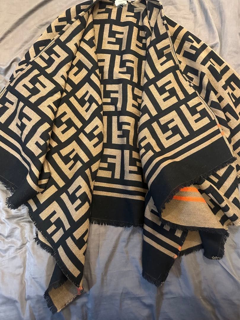 FENDI FFロゴポンチョ ケープ ウールシルク ズッカ柄