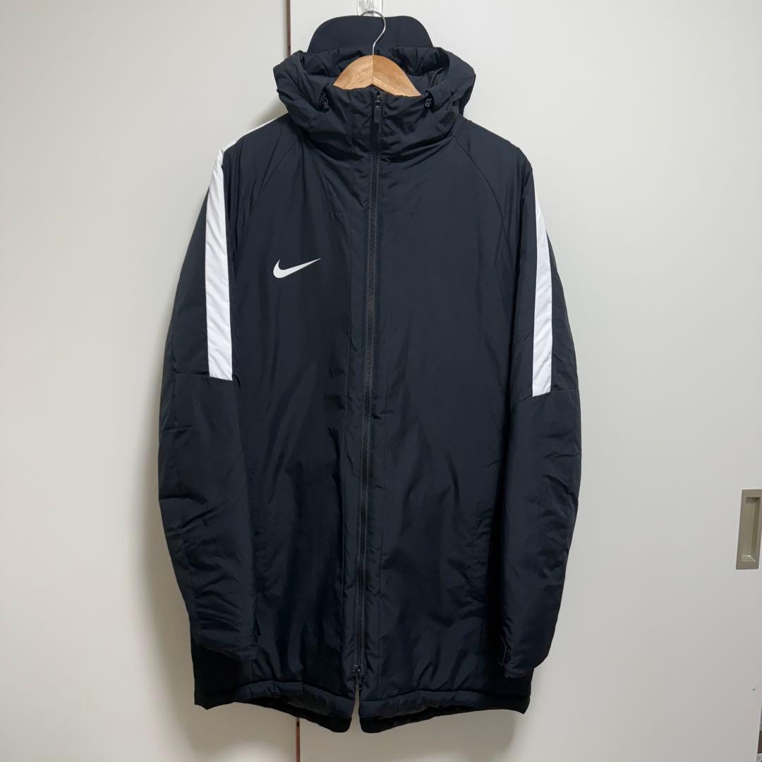 超美品 NIKE ナイキ サッカー 中綿 ベンチコート L