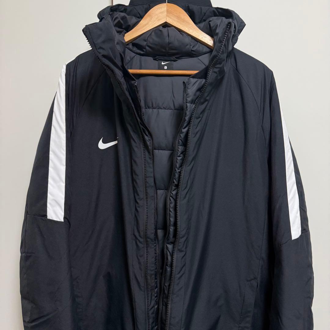 超美品 NIKE ナイキ サッカー 中綿 ベンチコート L