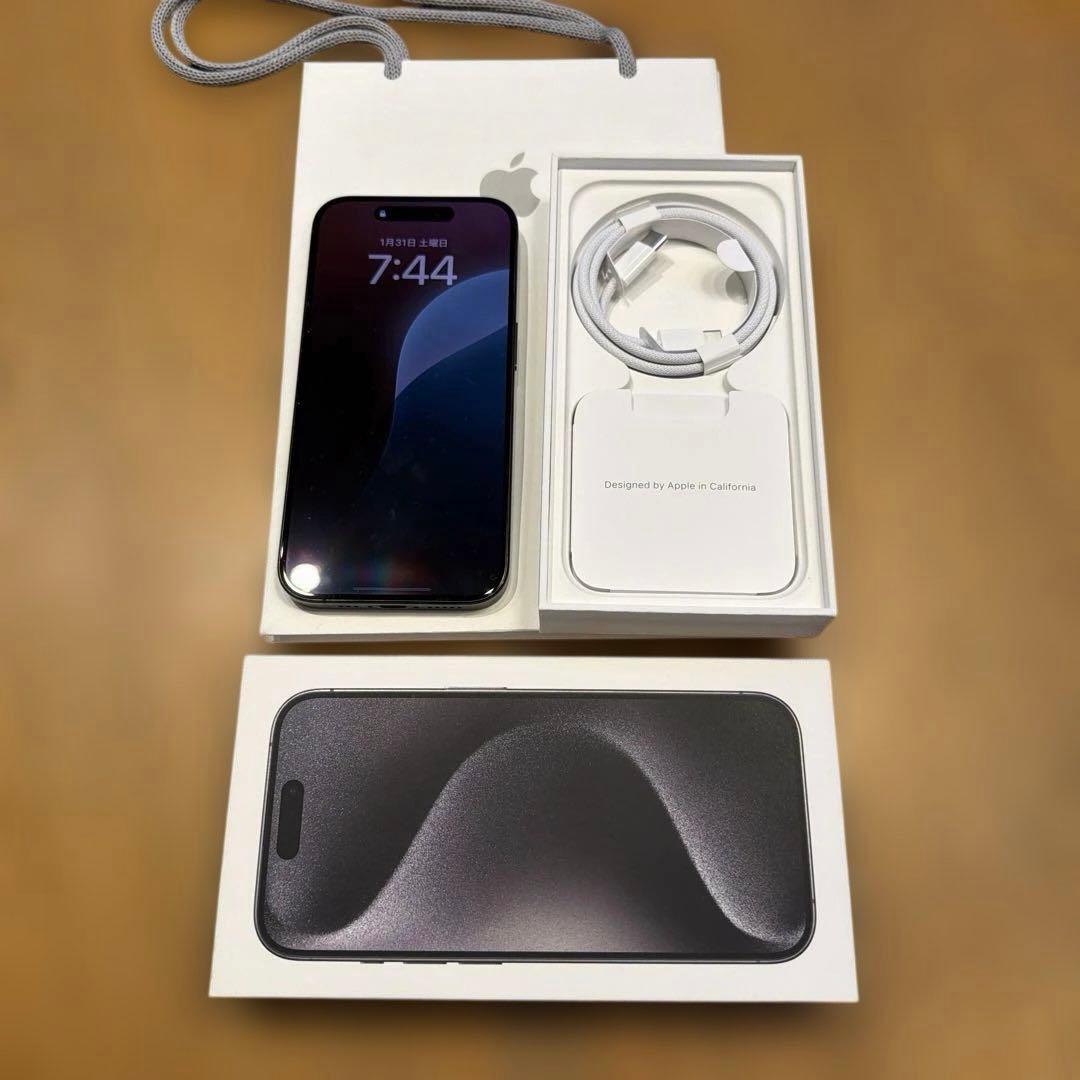 Apple iPhone 15 Pro スペースブラック 本体