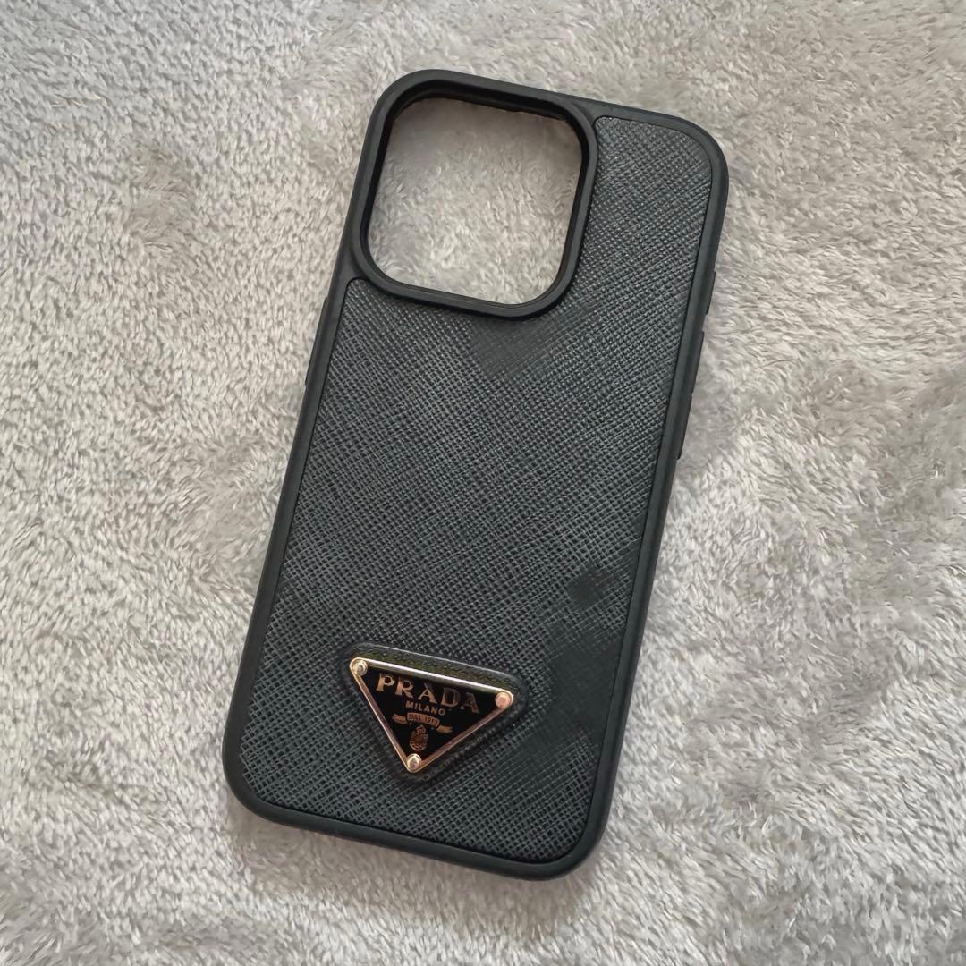 PRADA iPhone15pro サフィアーノレザー カバー ブラック