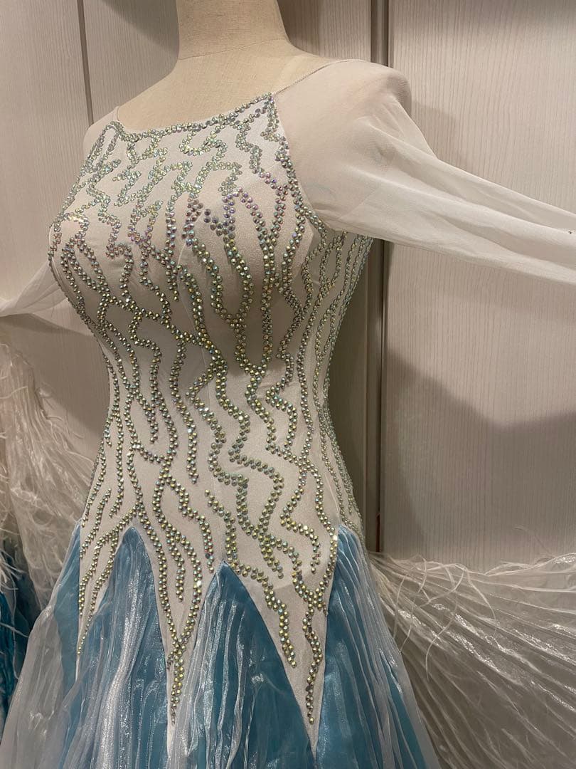 社交ダンス用ドレス 青と白のグラデーション