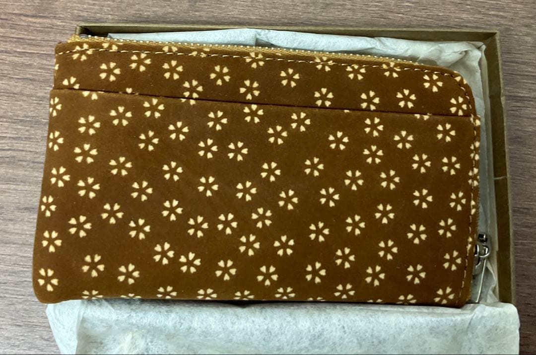 【未使用品】印傳屋　Ｌ字型小銭入れ　ふすべ　小桜　仕切り付き