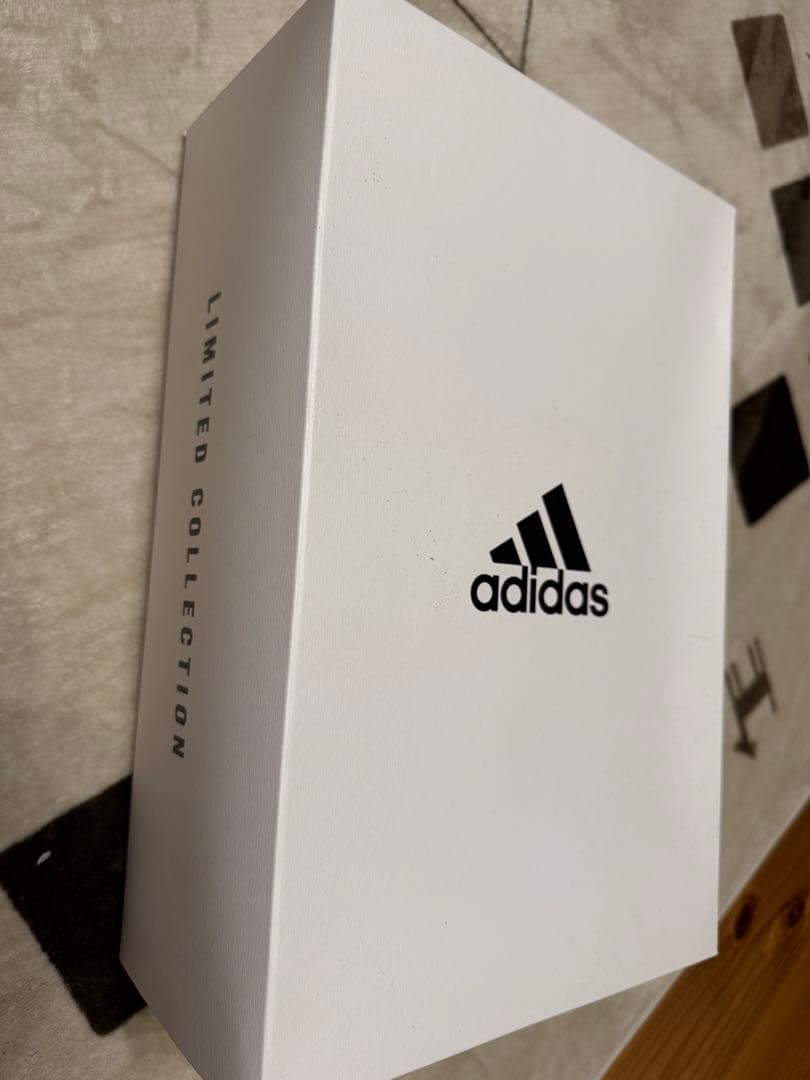 桃 桃　F50アディゼロ4FG 復刻版レザーモデル　日本未発売24.5cm