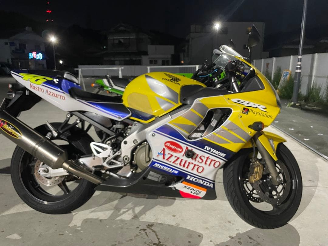 CBR600F4i PC35 アクラポビッチ スリップオンマフラー