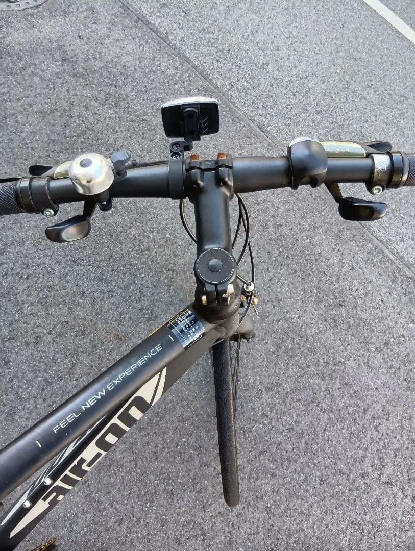 クロスバイク　AIRON　自転車本体　軽量　サイクリング　スポーツ