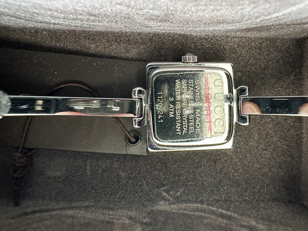 GUCCI 1900 L 腕時計 バングルウォッチ グッチ