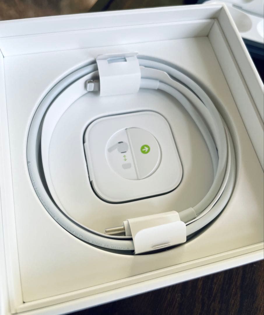 【美品】AirPods Pro 第1世代 ESRケース付き バッテリー交換済