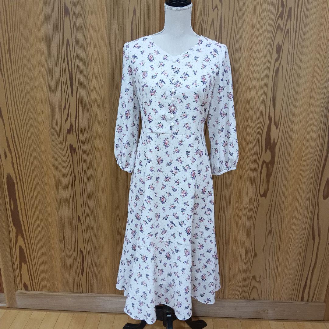 Rose Tiara ローズティアラ フラワープリントワンピース 42