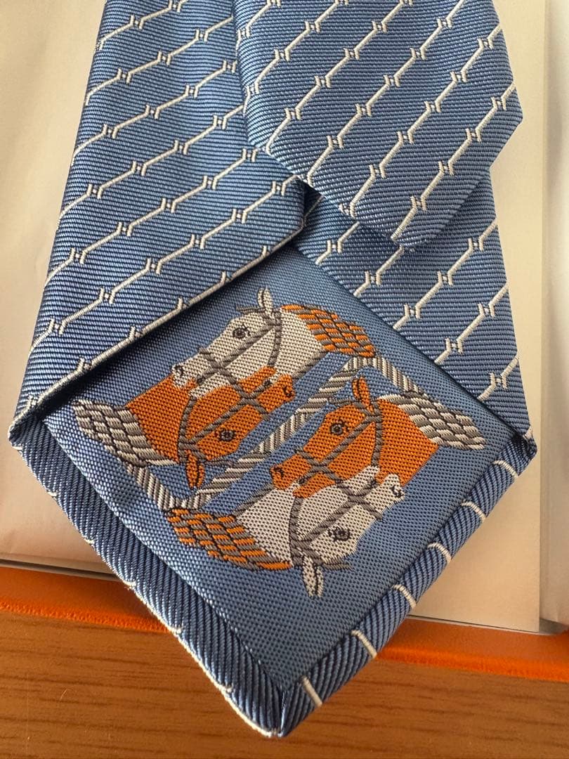 【未使用品】HERMES ネクタイ　ライトブルー　クリスマス　プレゼント　ご褒美