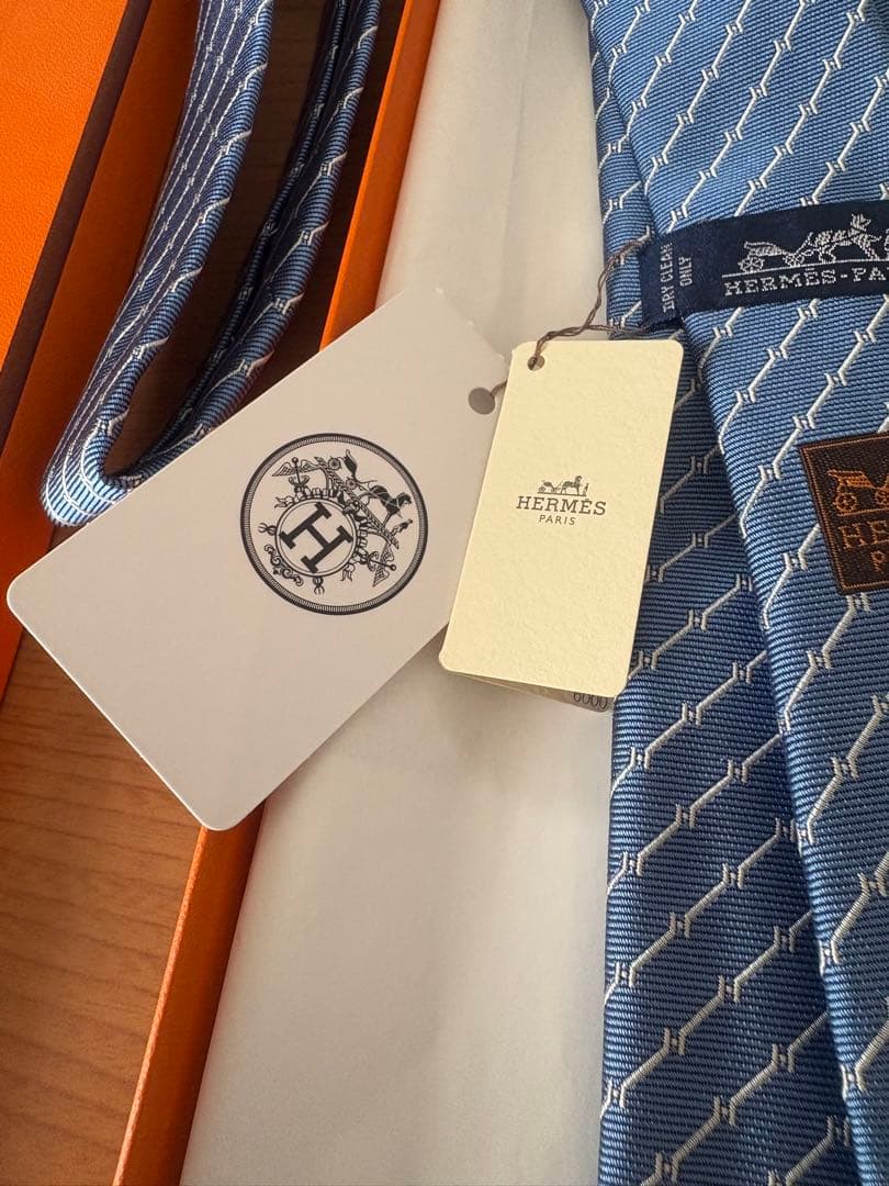 【未使用品】HERMES ネクタイ　ライトブルー　クリスマス　プレゼント　ご褒美