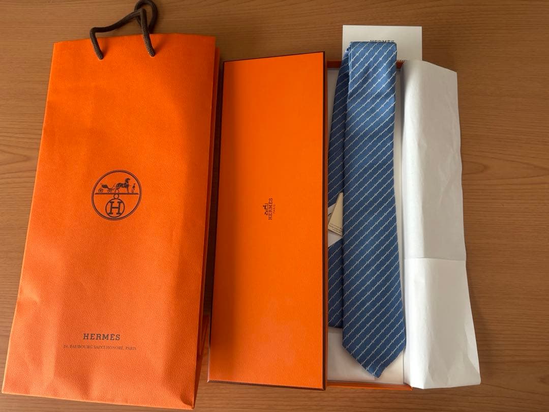 【未使用品】HERMES ネクタイ　ライトブルー　クリスマス　プレゼント　ご褒美