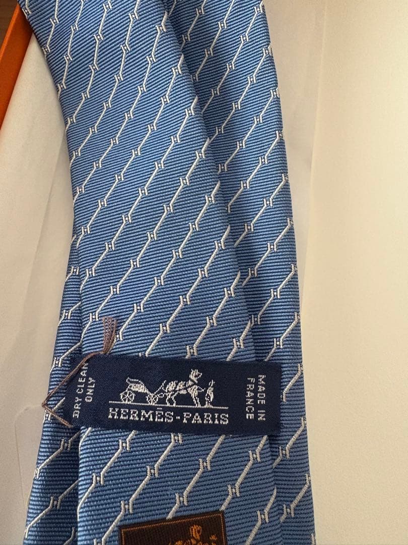 【未使用品】HERMES ネクタイ　ライトブルー　クリスマス　プレゼント　ご褒美
