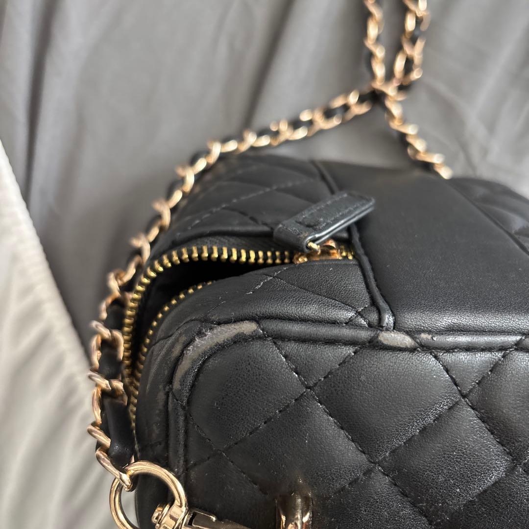 『期間限定お値下げ』ダーリッチ　キルティングスクエアバッグ