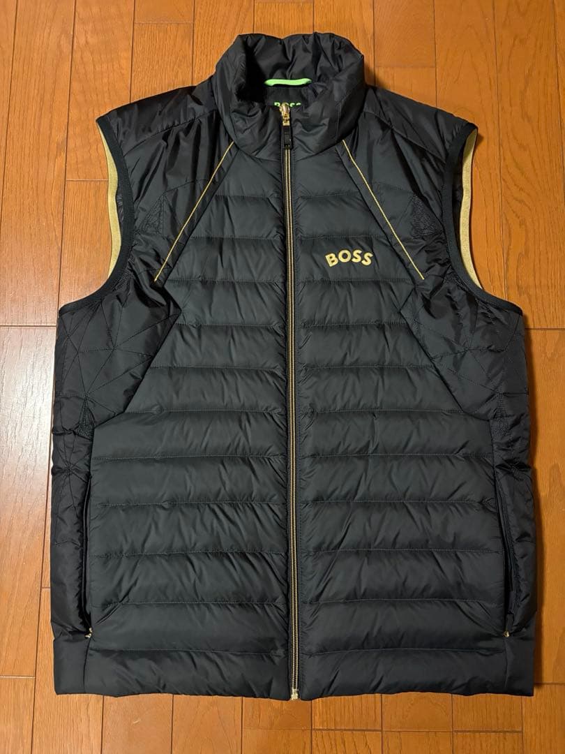 4回目の値下げです‼️美品　BOSS ダウンベスト 黒