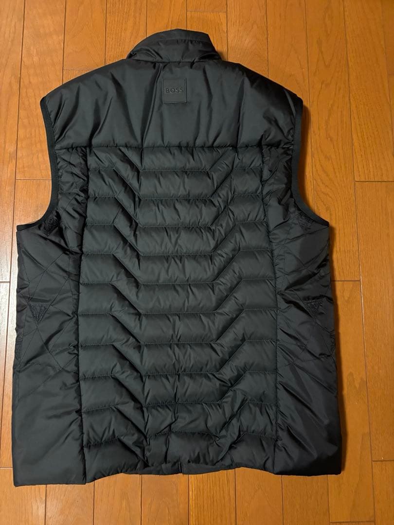 4回目の値下げです‼️美品　BOSS ダウンベスト 黒