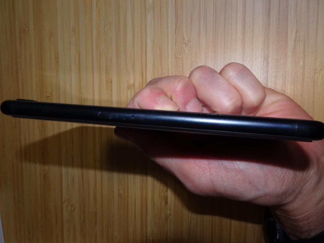 アイフォンSE2 64GB