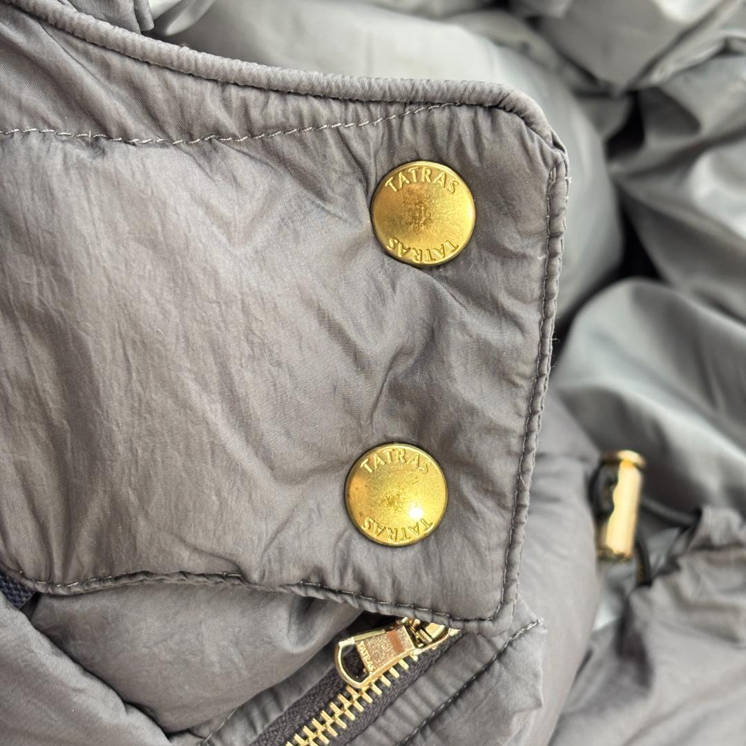 美品 タトラス ダウンベスト お洒落 上品コーデ ナイロン グレー 2