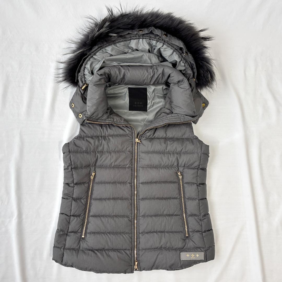 美品 タトラス ダウンベスト お洒落 上品コーデ ナイロン グレー 2