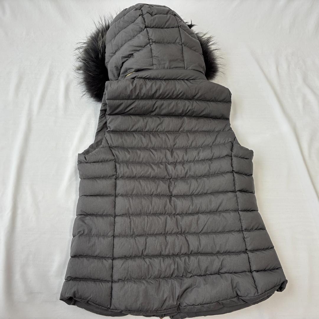 美品 タトラス ダウンベスト お洒落 上品コーデ ナイロン グレー 2