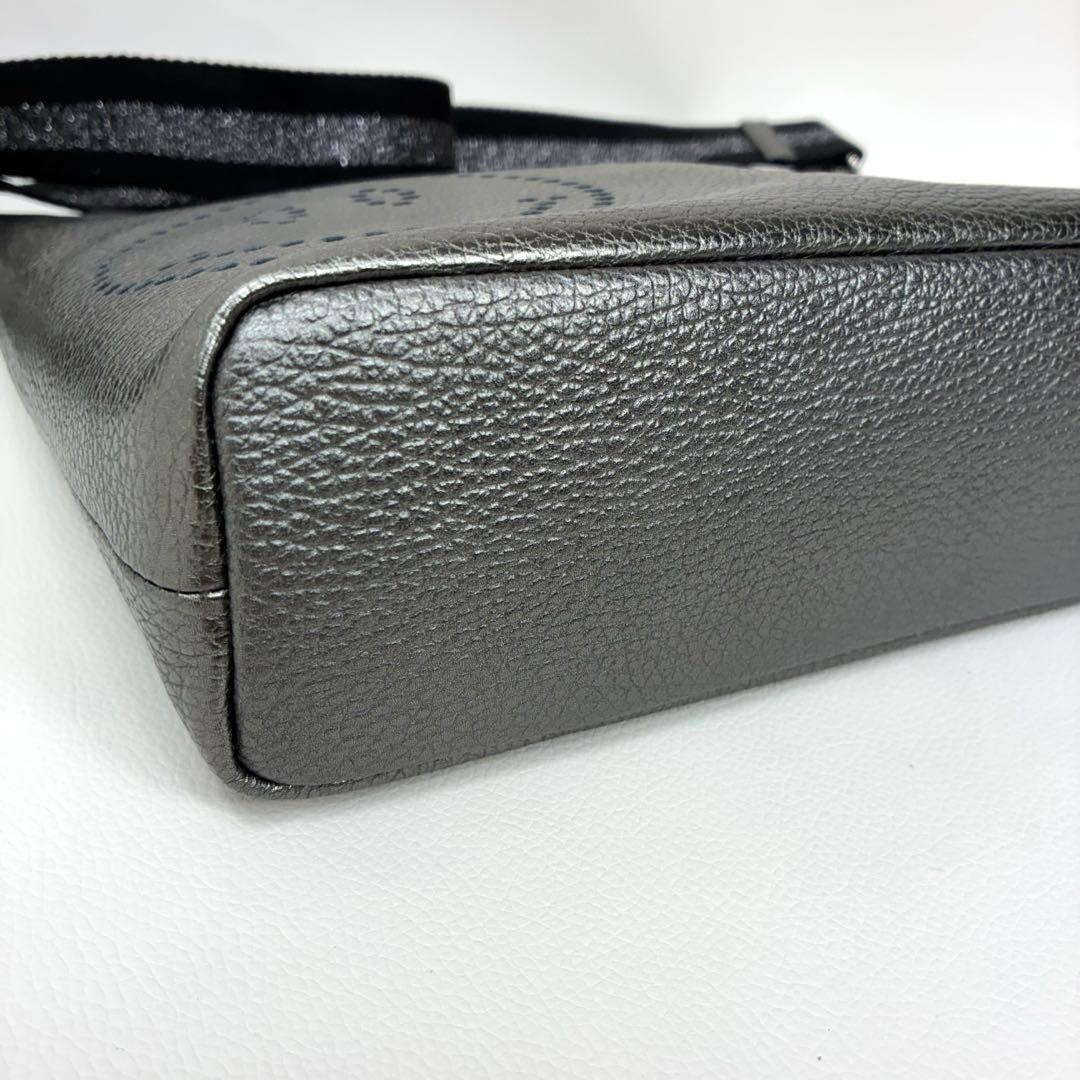 サロンドアルファード　スマイルホリゾンタルポシェット　ガンメタ