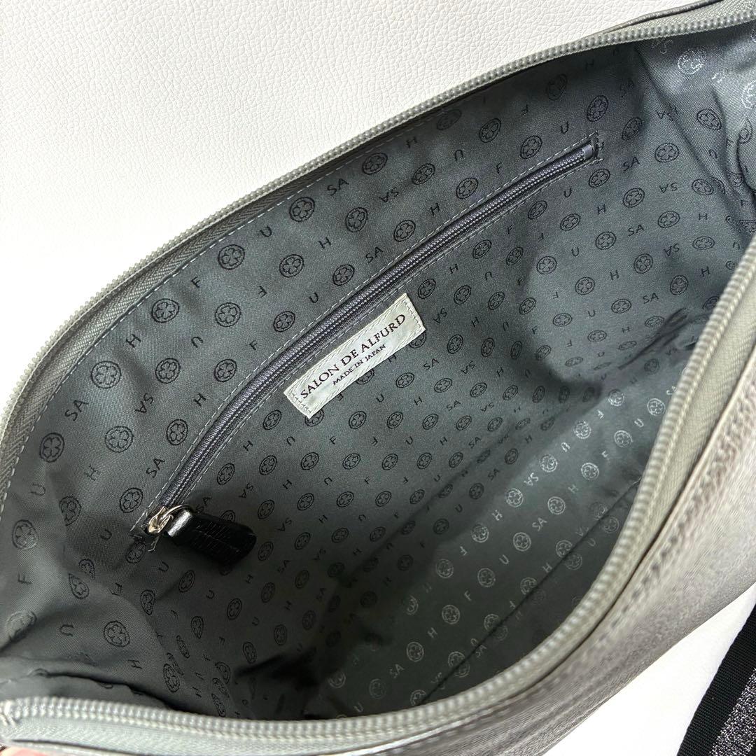 サロンドアルファード　スマイルホリゾンタルポシェット　ガンメタ