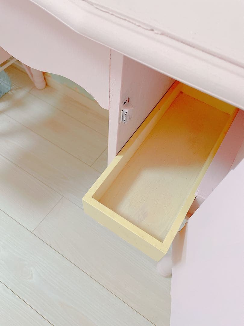 ヴィンテージ　ピンクのデスク　ドレッサー