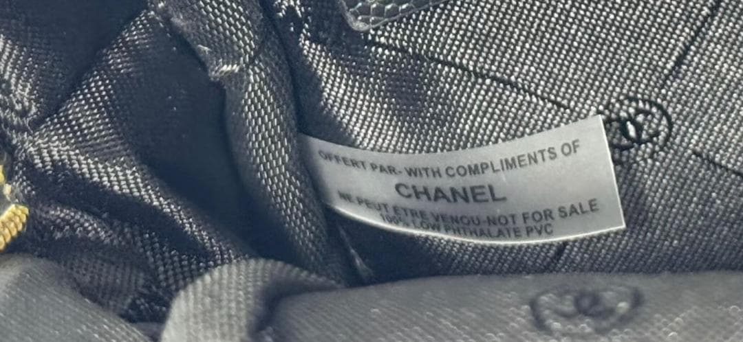 VIP限定✨ノベルティ✨ブラックレザー ショルダーバッグpoi