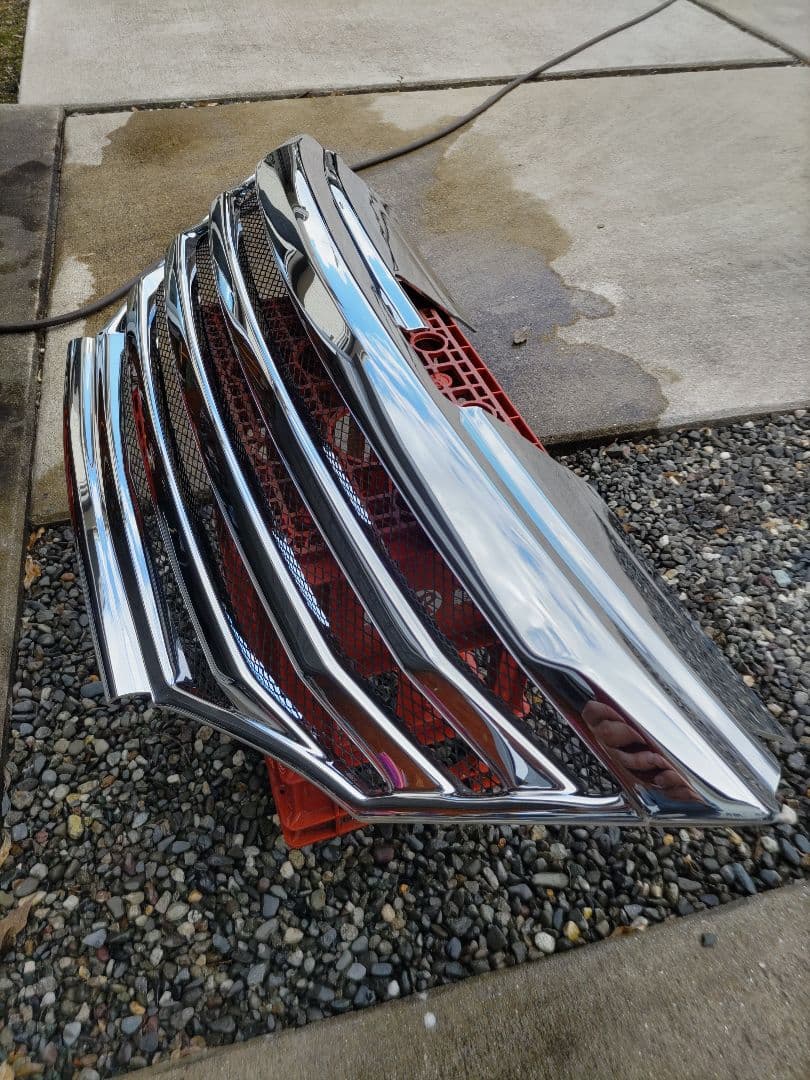 FC26セレナ　前期専用フロントグリル