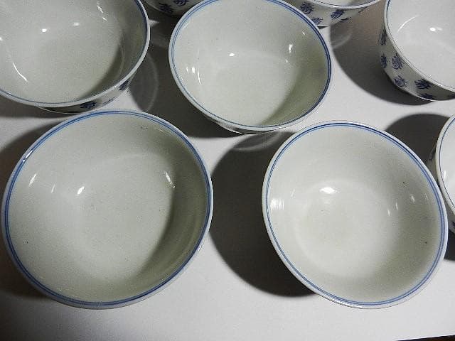 染付「壽字茶碗」八客（高台底に二重角福銘）