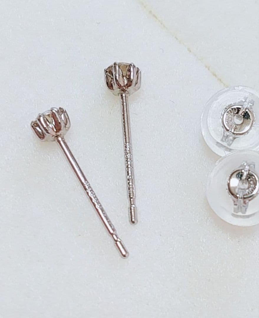 新入荷 未使用品 pt900 天然ブラウンダイヤモンド ピアス