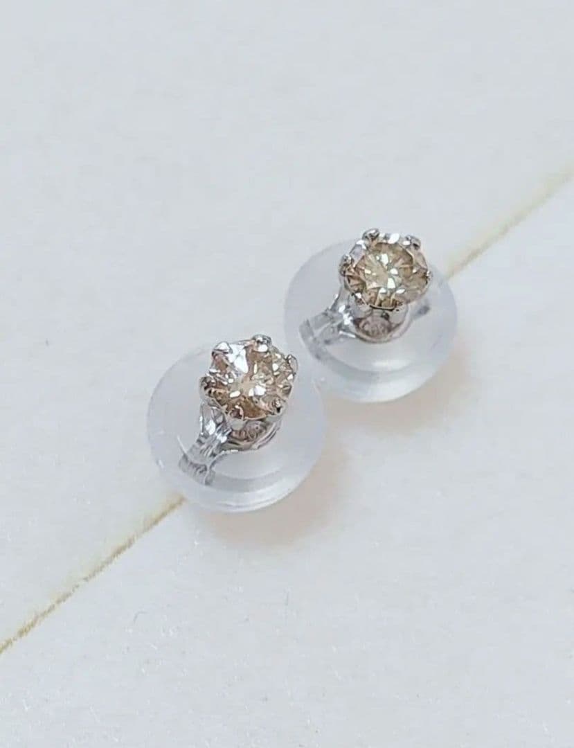 新入荷 未使用品 pt900 天然ブラウンダイヤモンド ピアス