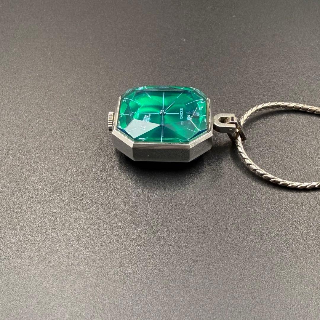 SEIKO 手巻き ペンダントウォッチ 11-3710 裏スケ 多面カットガラス