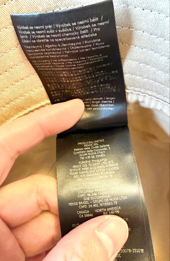 Fendi FFロゴバケットハット ブラウン