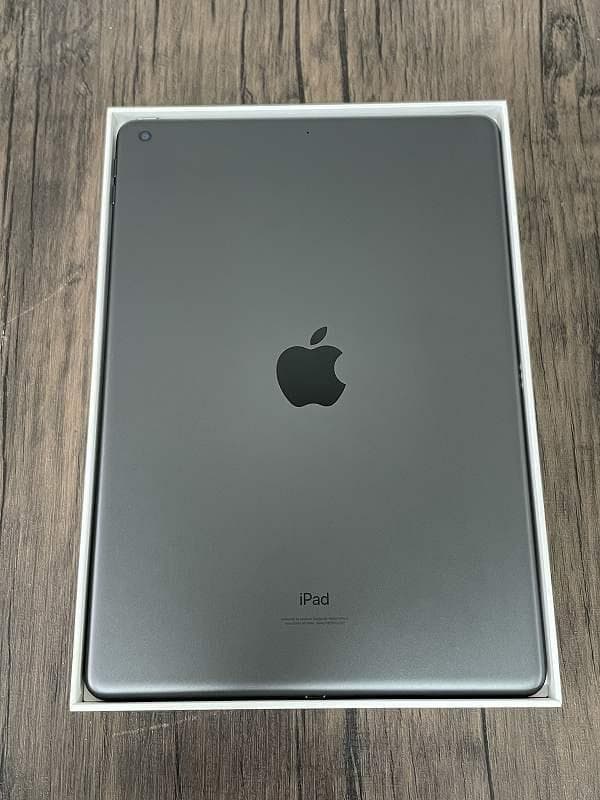 ⑩【美品】iPad Apple 第9世代　Wi-Fiモデル　64GB