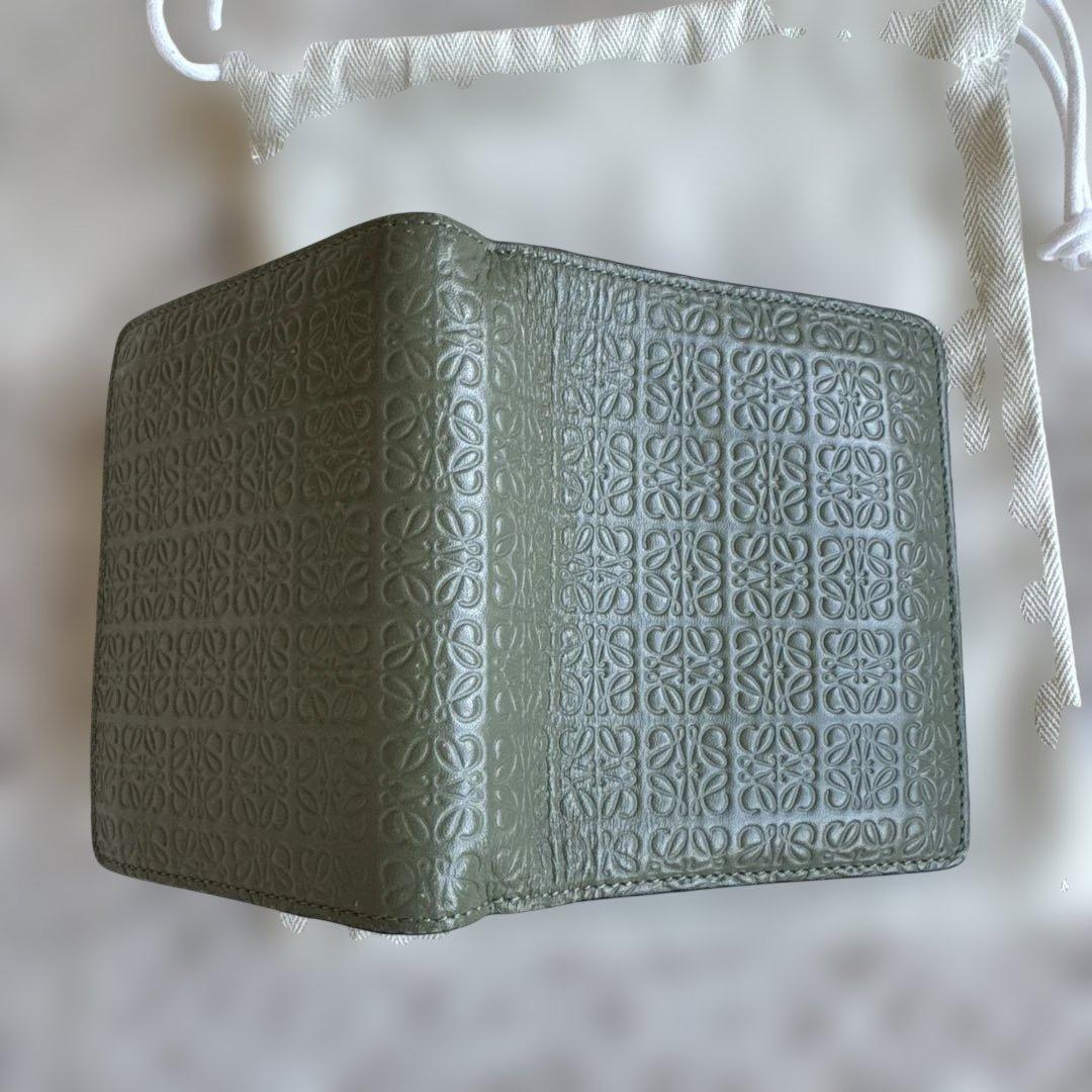 ロエベ LOEWE リピート コンパクト アナグラム アボカドグリーン