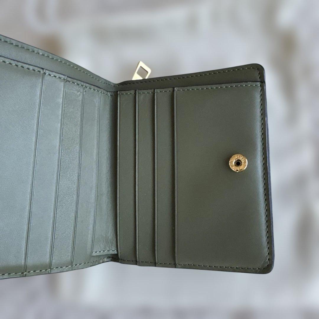 ロエベ LOEWE リピート コンパクト アナグラム アボカドグリーン