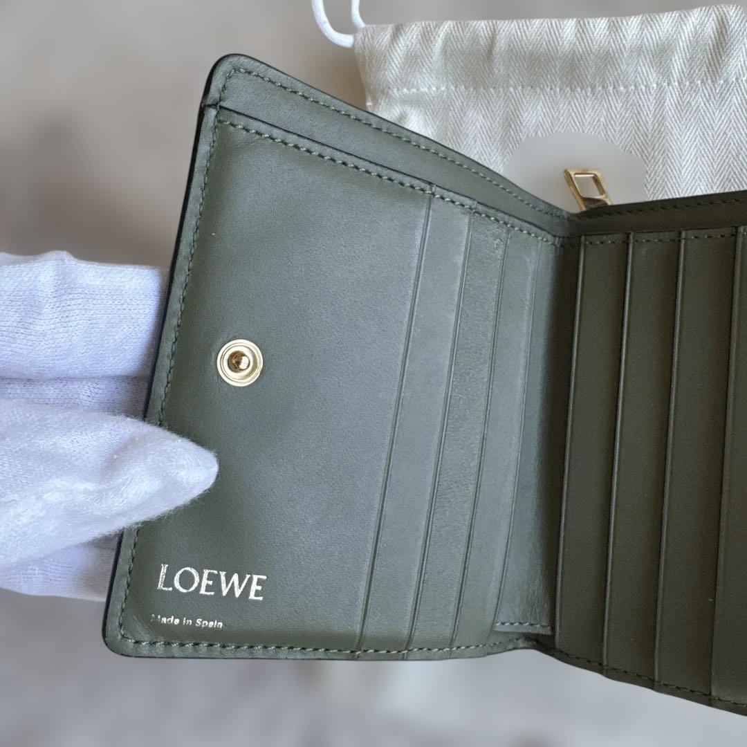 ロエベ LOEWE リピート コンパクト アナグラム アボカドグリーン
