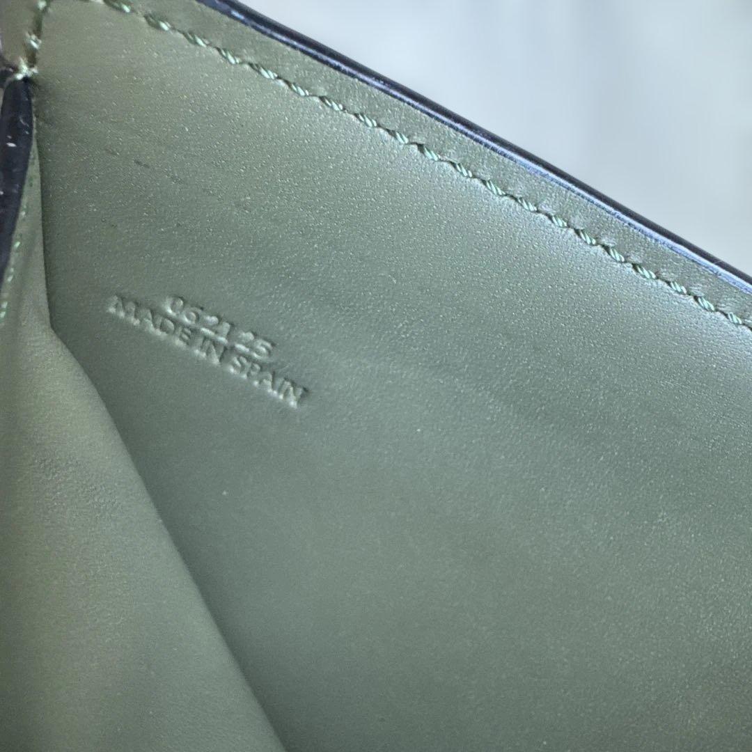 ロエベ LOEWE リピート コンパクト アナグラム アボカドグリーン