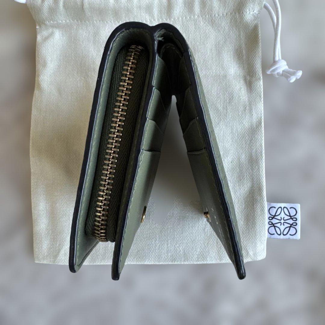 ロエベ LOEWE リピート コンパクト アナグラム アボカドグリーン