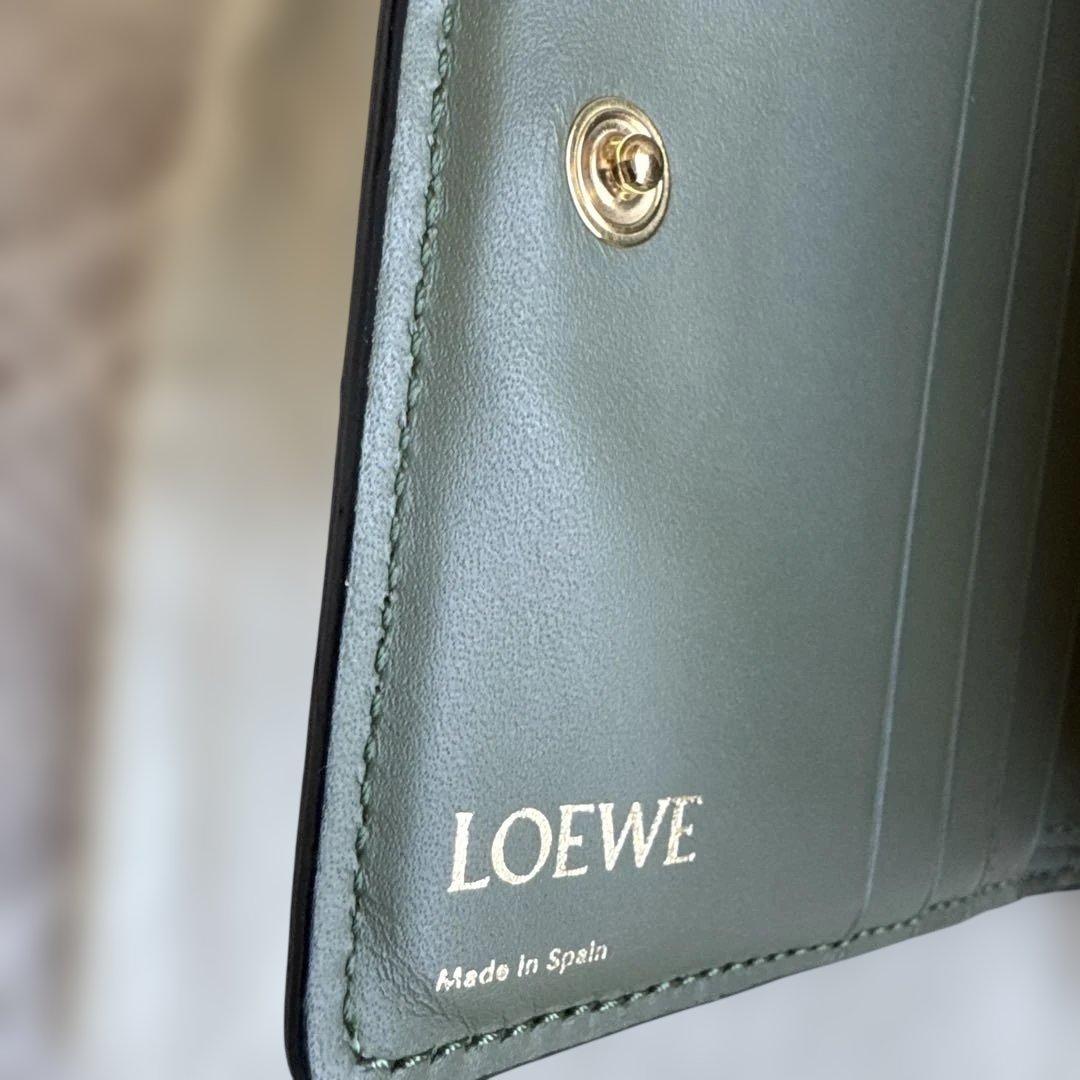 ロエベ LOEWE リピート コンパクト アナグラム アボカドグリーン