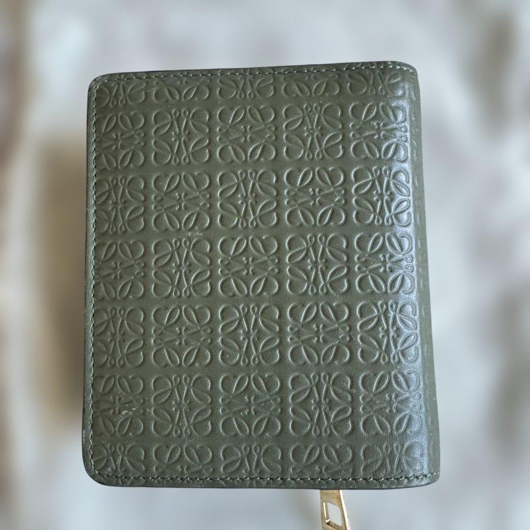 ロエベ LOEWE リピート コンパクト アナグラム アボカドグリーン