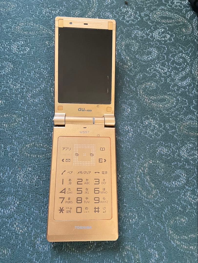 【絶背悠】TOSHIBA au W55T ゴールド折りたたみ式携帯電話本体