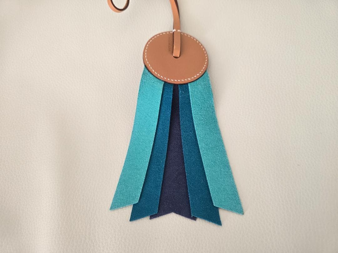 HERMES チャーム パドック フロット 勲章 ブルー グリーン