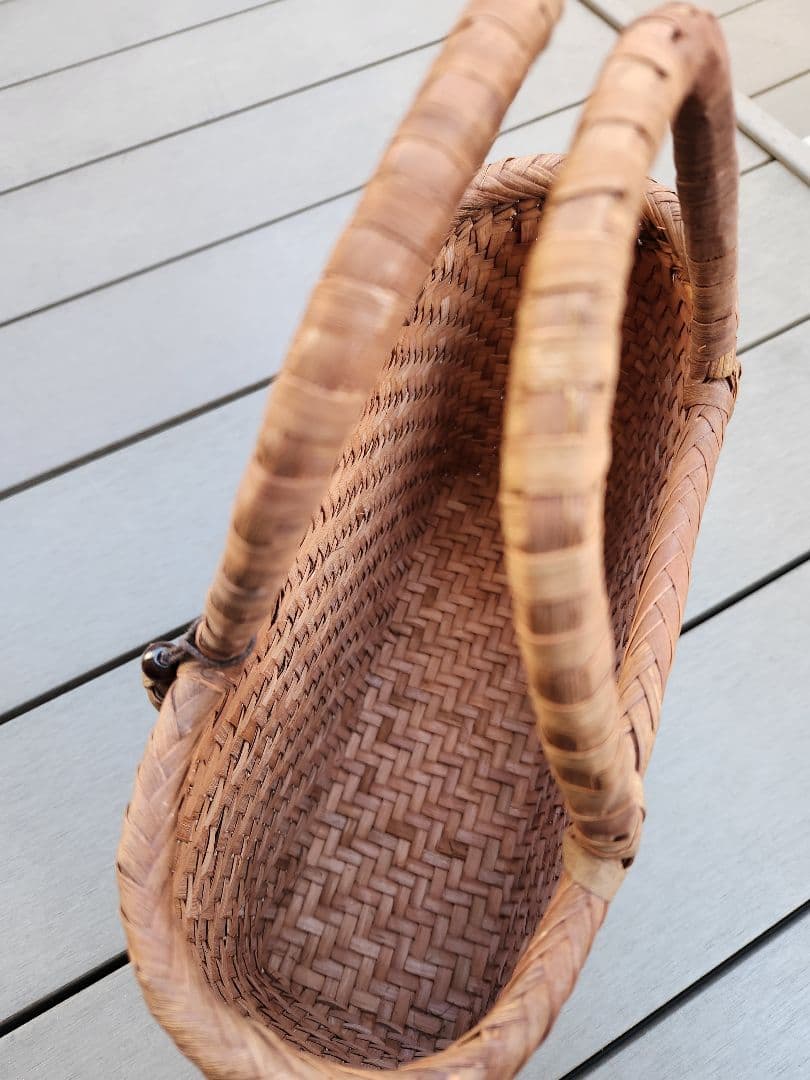 山葡萄かごバッグ綱代編み 沢皮蔓使用。