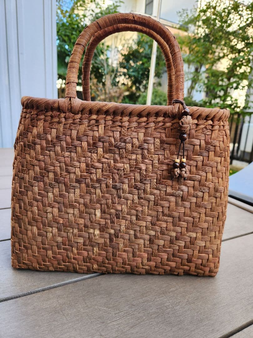 山葡萄かごバッグ綱代編み 沢皮蔓使用。