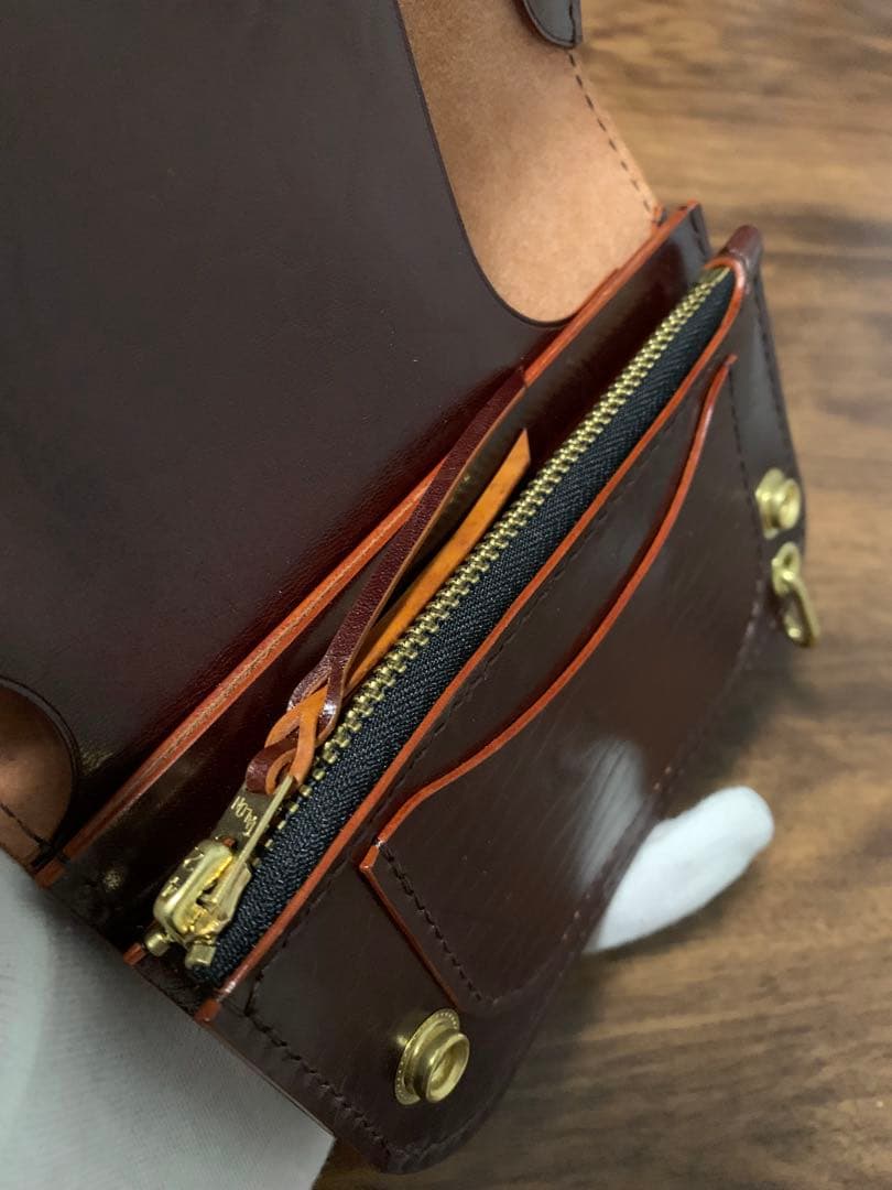 新喜皮革　ホースバット　トラッカーウォレット ミドル　CA008